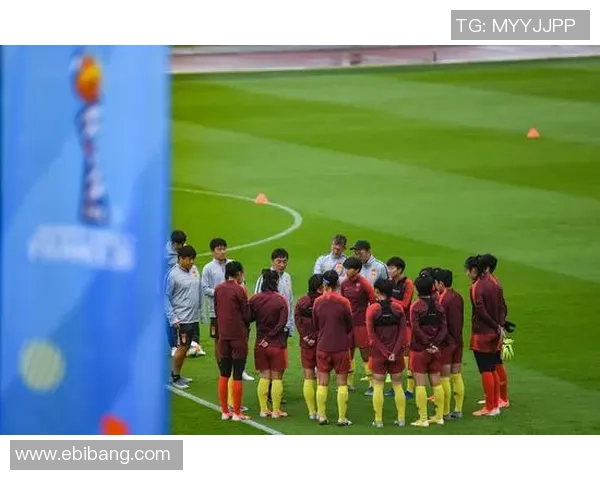 足球场上的奇迹蓝色头发女星如何颠覆传统足球形象与风格 足球场上的奇迹蓝色头发女星如何颠覆传统足球形象与风格